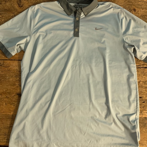 2 Nike golf polos excellent condition size L - Picture 4 of 7